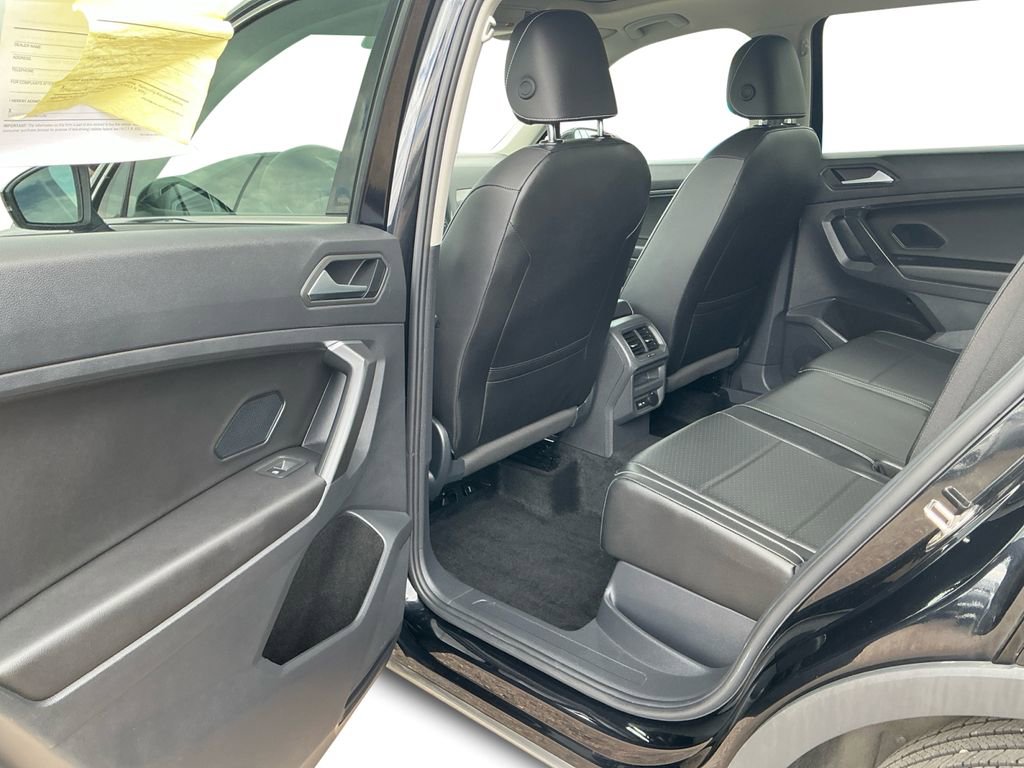 Used 2021 Volkswagen Tiguan SE w/ Panoramic Sunroof Package AWD/4WD image 21