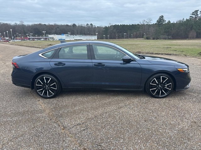 Used 2025 Honda Accord Touring image 7