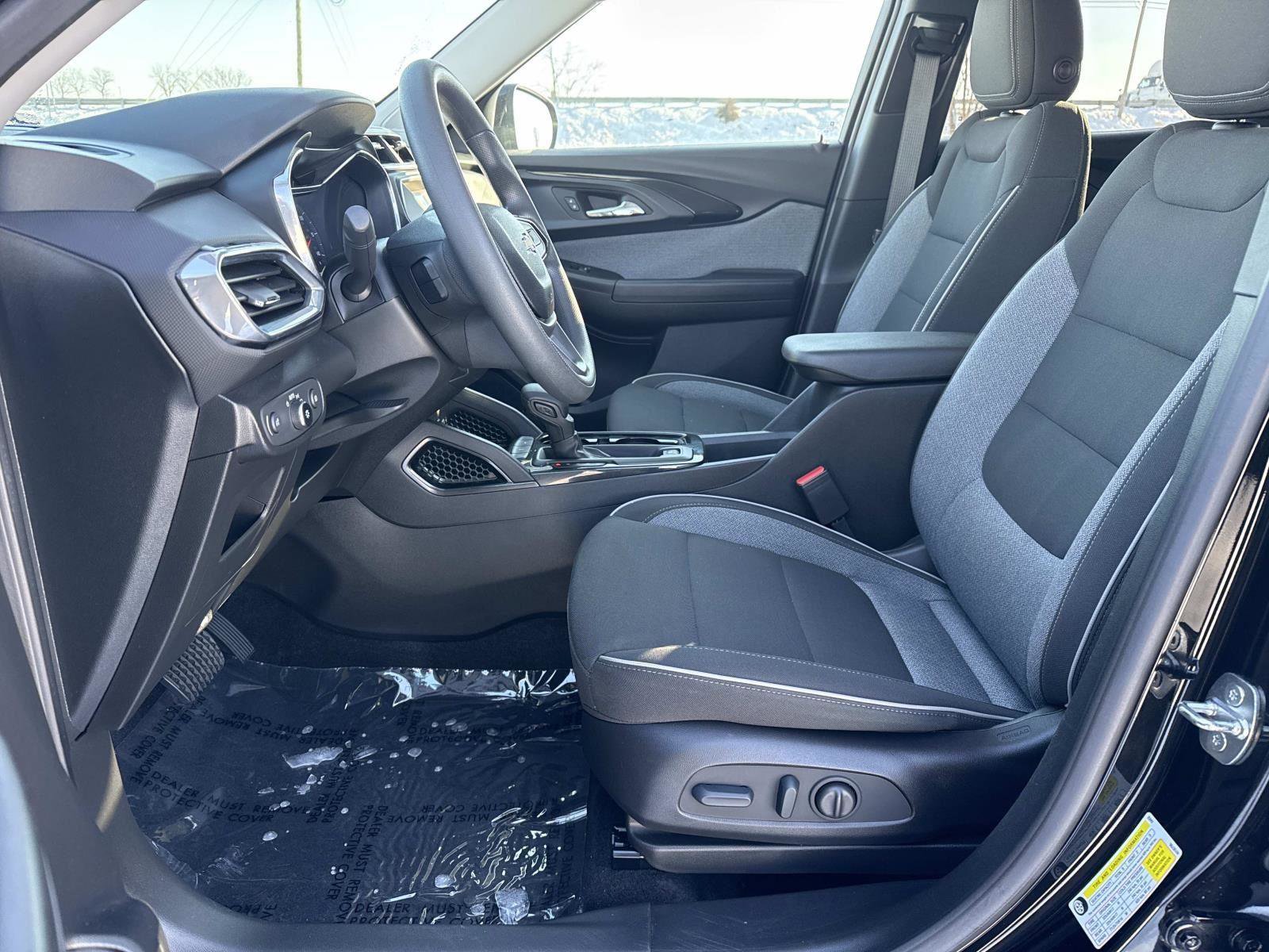 Used 2023 Chevrolet TrailBlazer LT image 23