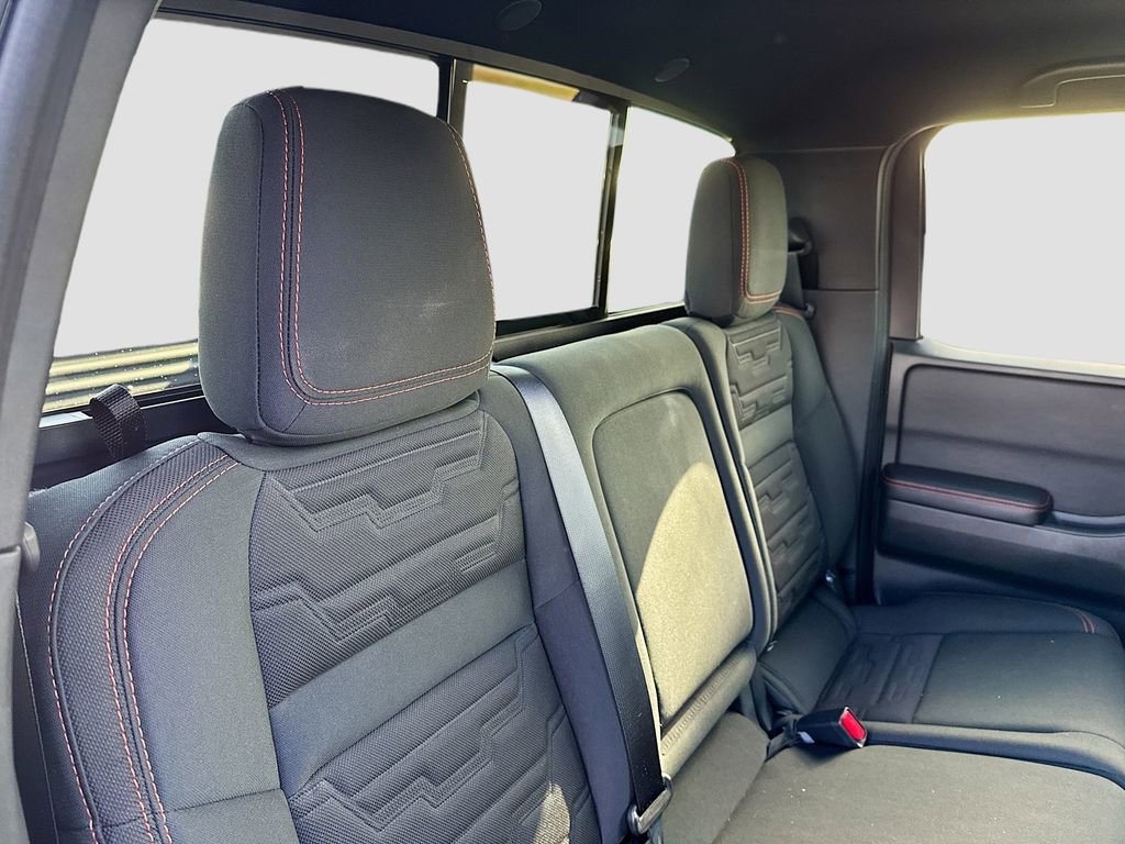 Used 2025 Nissan Frontier Pro-X image 24