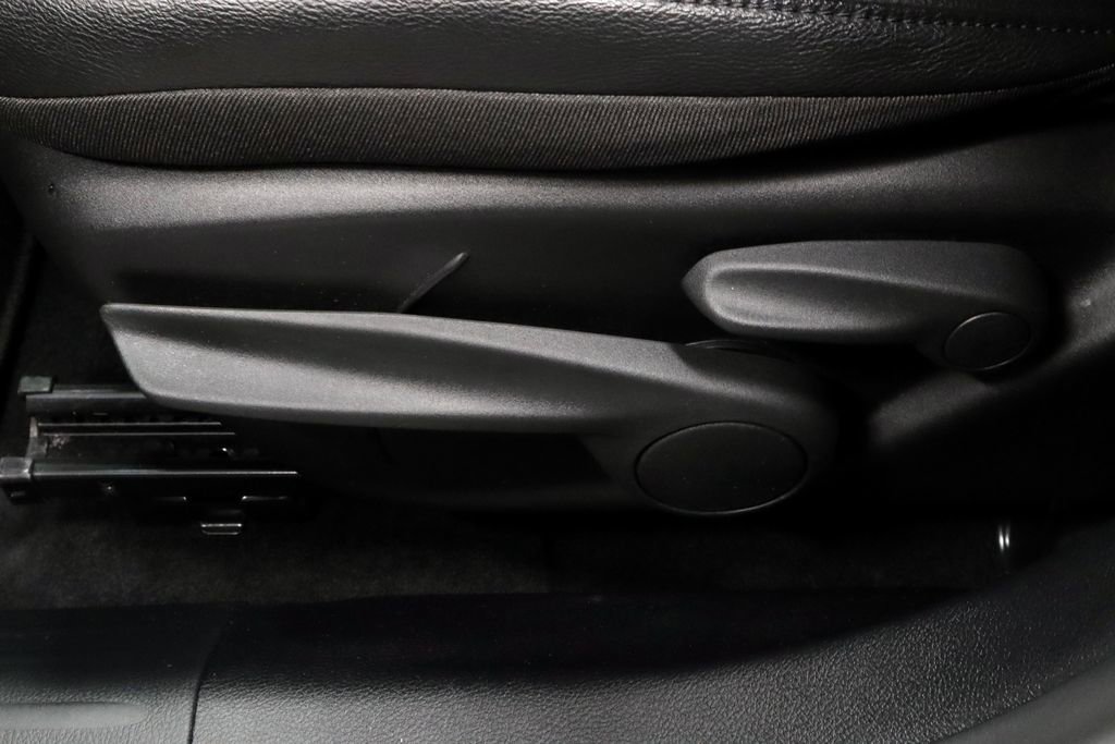 Used 2025 Jeep Compass Latitude image 24