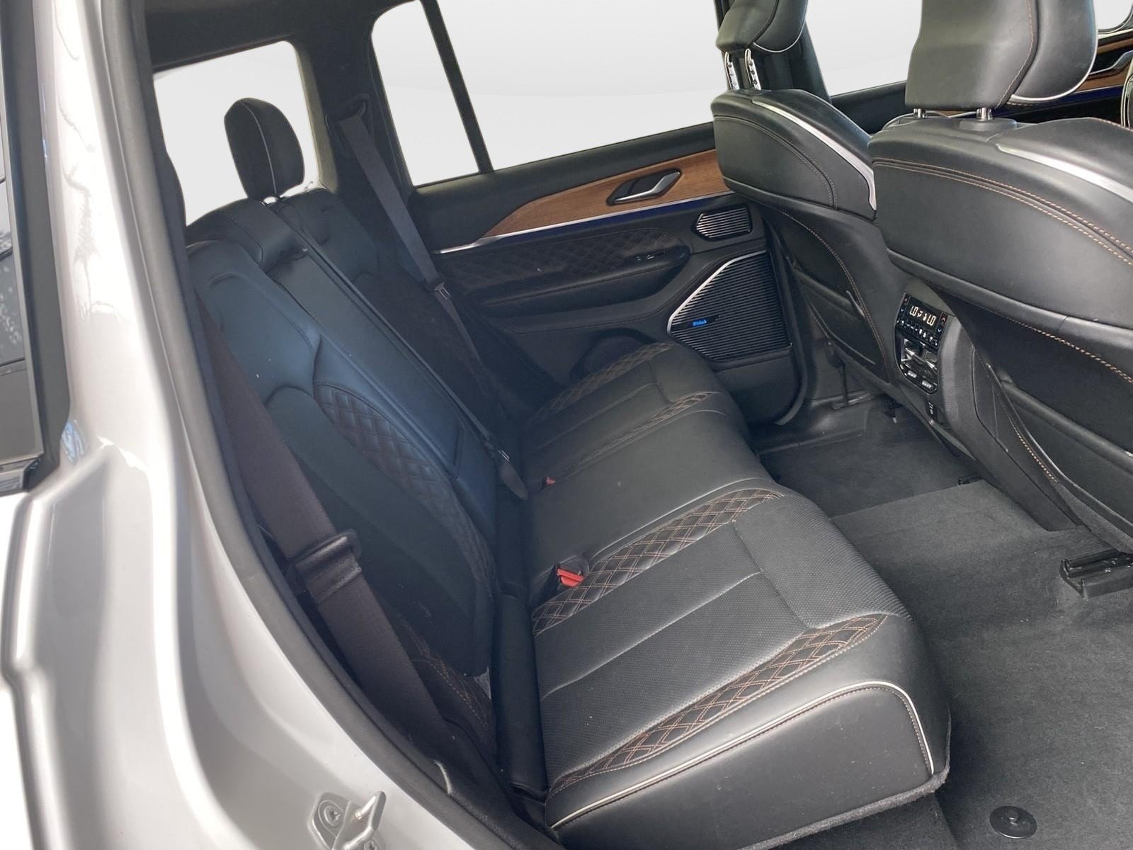 Used 2022 Jeep Grand Cherokee Summit AWD/4WD image 13