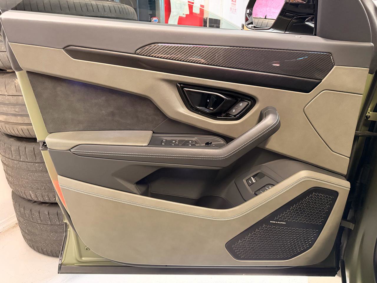 Used 2024 Lamborghini Urus S image 15