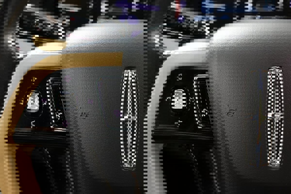 Used 2020 Lincoln Corsair Reserve w/ Equipment Group 201A image 28