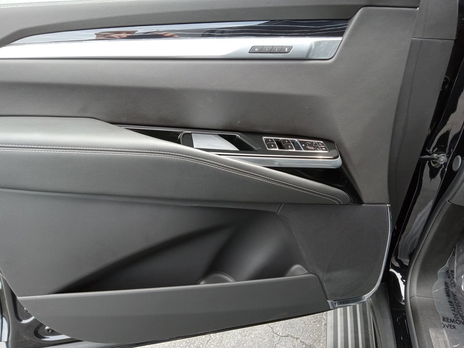 New 2026 Cadillac Escalade ESV Sport w/ LPO, ONYX Package AWD/4WD image 8