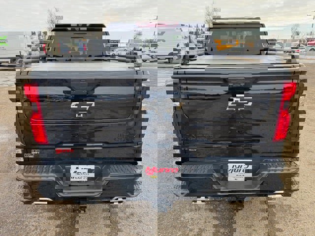 Used 2022 Chevrolet Silverado 1500 High Country w/ Technology Package image 6