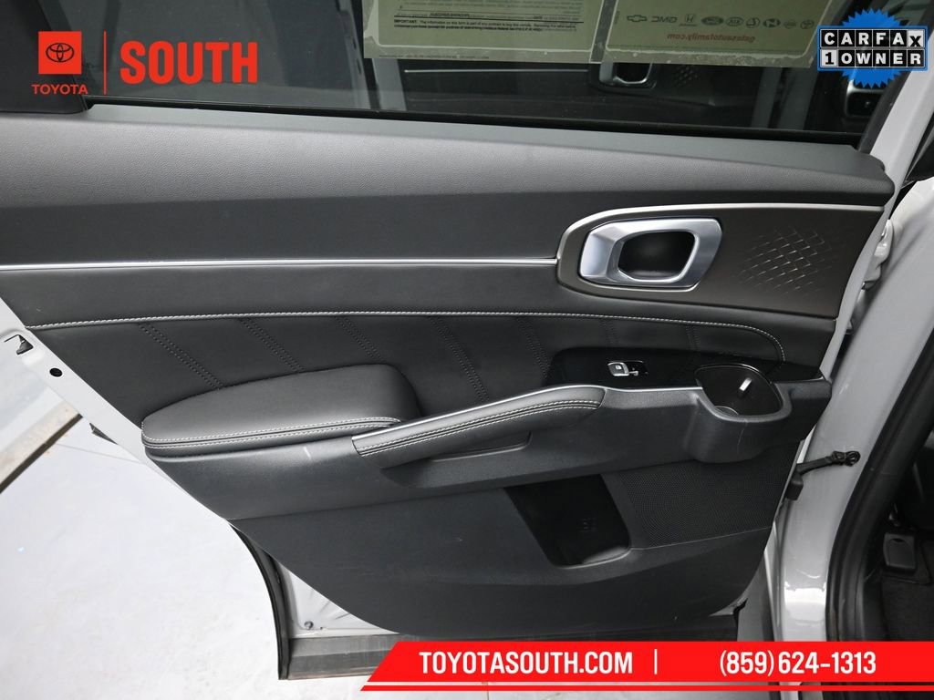 Used 2022 Kia Sorento SX image 31