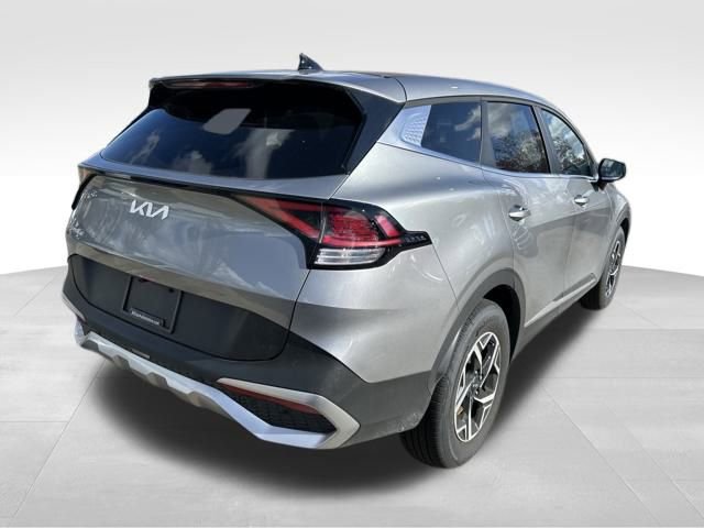 Used 2025 Kia Sportage LX image 9