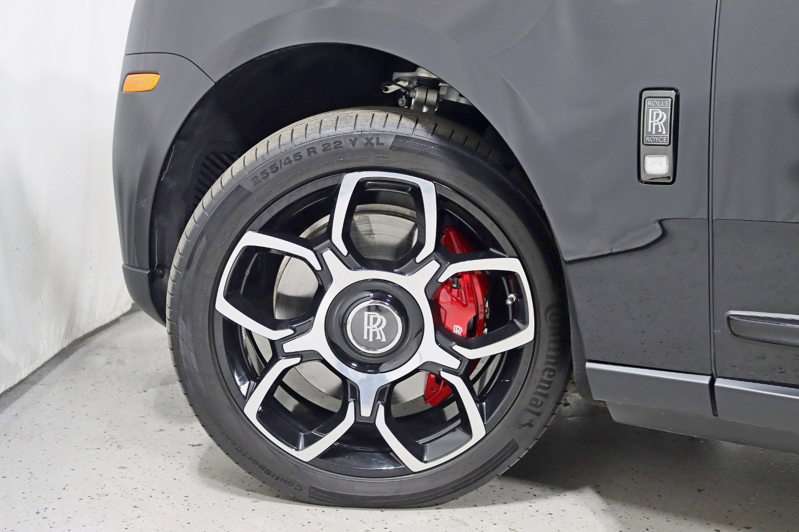 Used 2023 Rolls-Royce Cullinan Black Badge w/ Driver's Package image 15