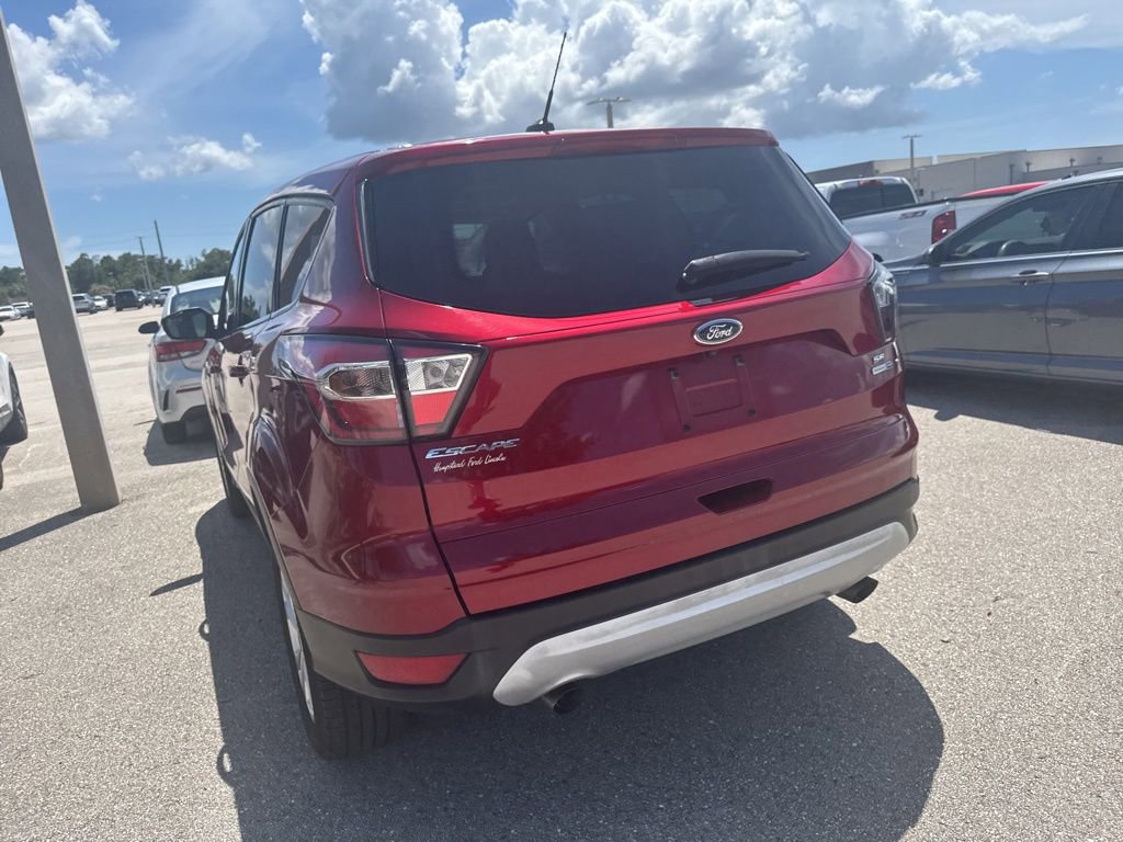 Used 2017 Ford Escape SE w/ SE Cold Weather Package AWD/4WD image 8