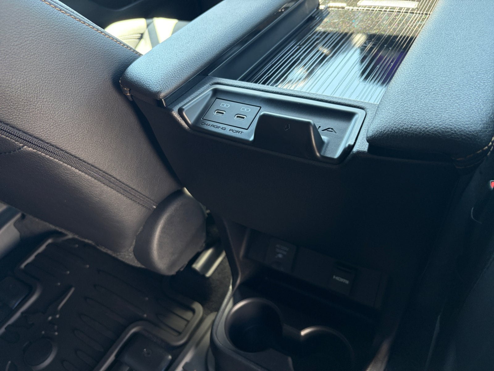 New 2026 Toyota Sienna XLE Woodland Edition AWD/4WD image 32