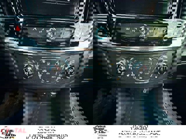 Used 2021 Chevrolet Traverse LT image 25