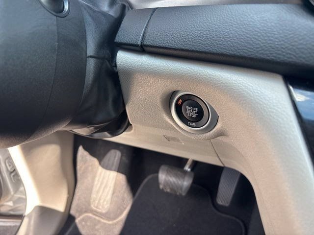 Used 2024 Chrysler Pacifica Touring-L FWD image 20