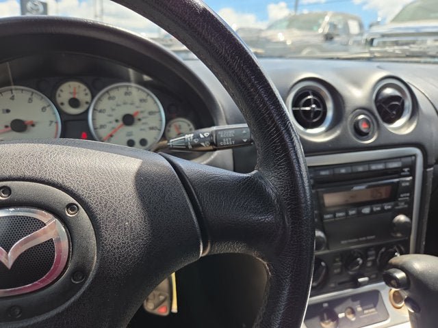 Used 2003 MAZDA MX-5 Miata RWD image 16