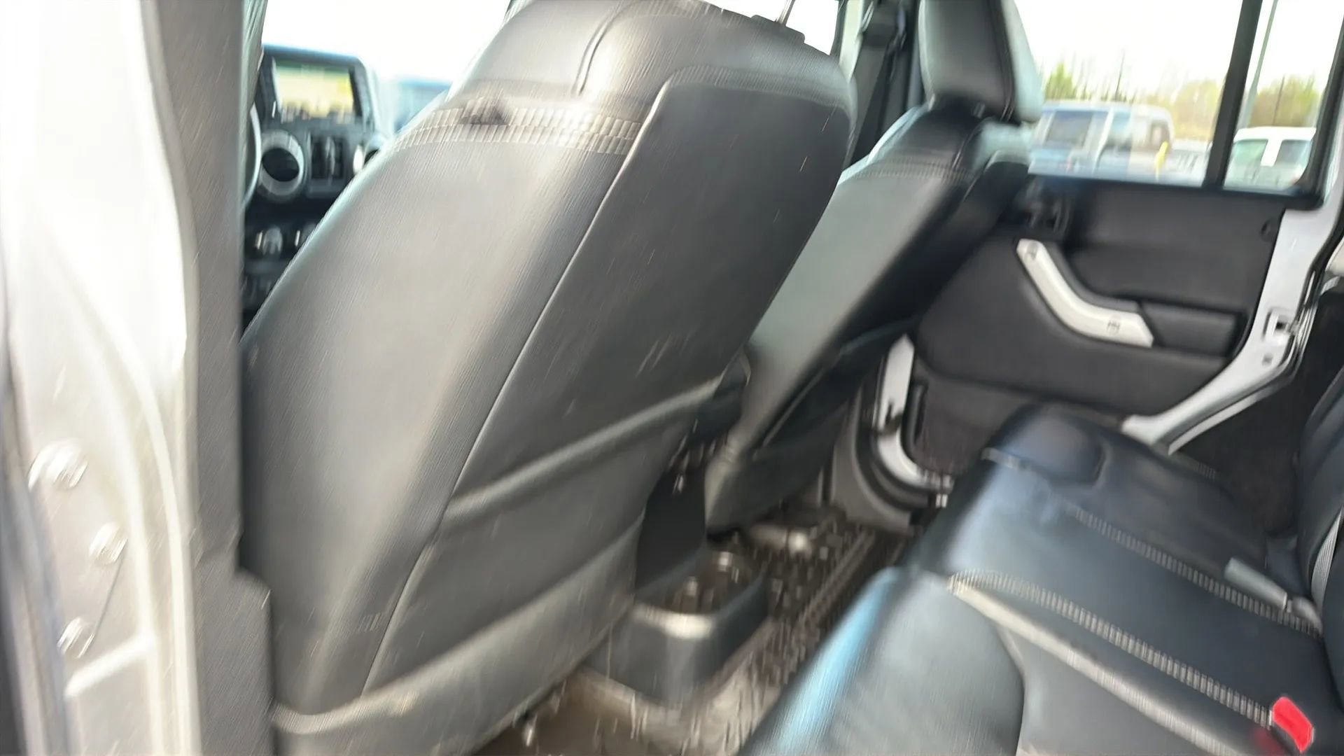 Used 2016 Jeep Wrangler Unlimited Rubicon image 49