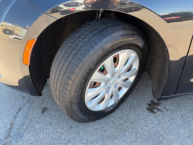 Used 2019 Chrysler Pacifica L FWD image 16