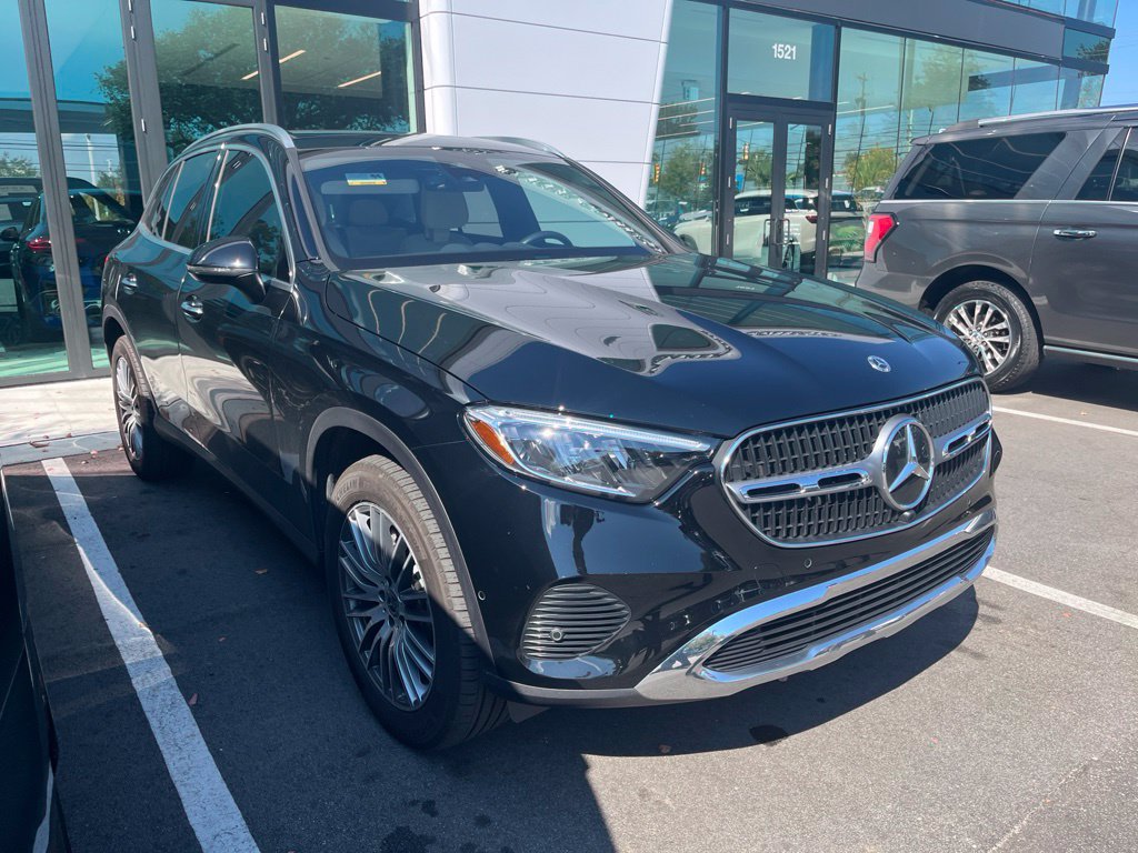 Certified 2024 Mercedes-Benz GLC 300 4MATIC image 4