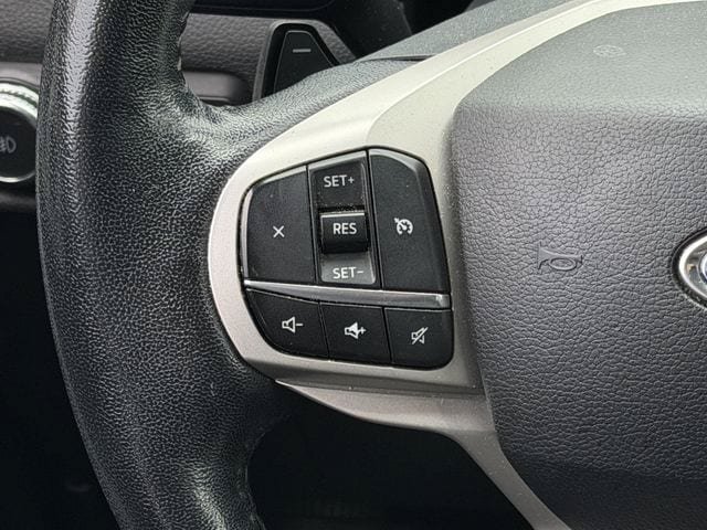 Used 2020 Ford Explorer XLT w/ Equipment Group 202A RWD image 13