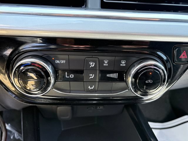 Used 2025 Chevrolet Trax LT FWD image 19
