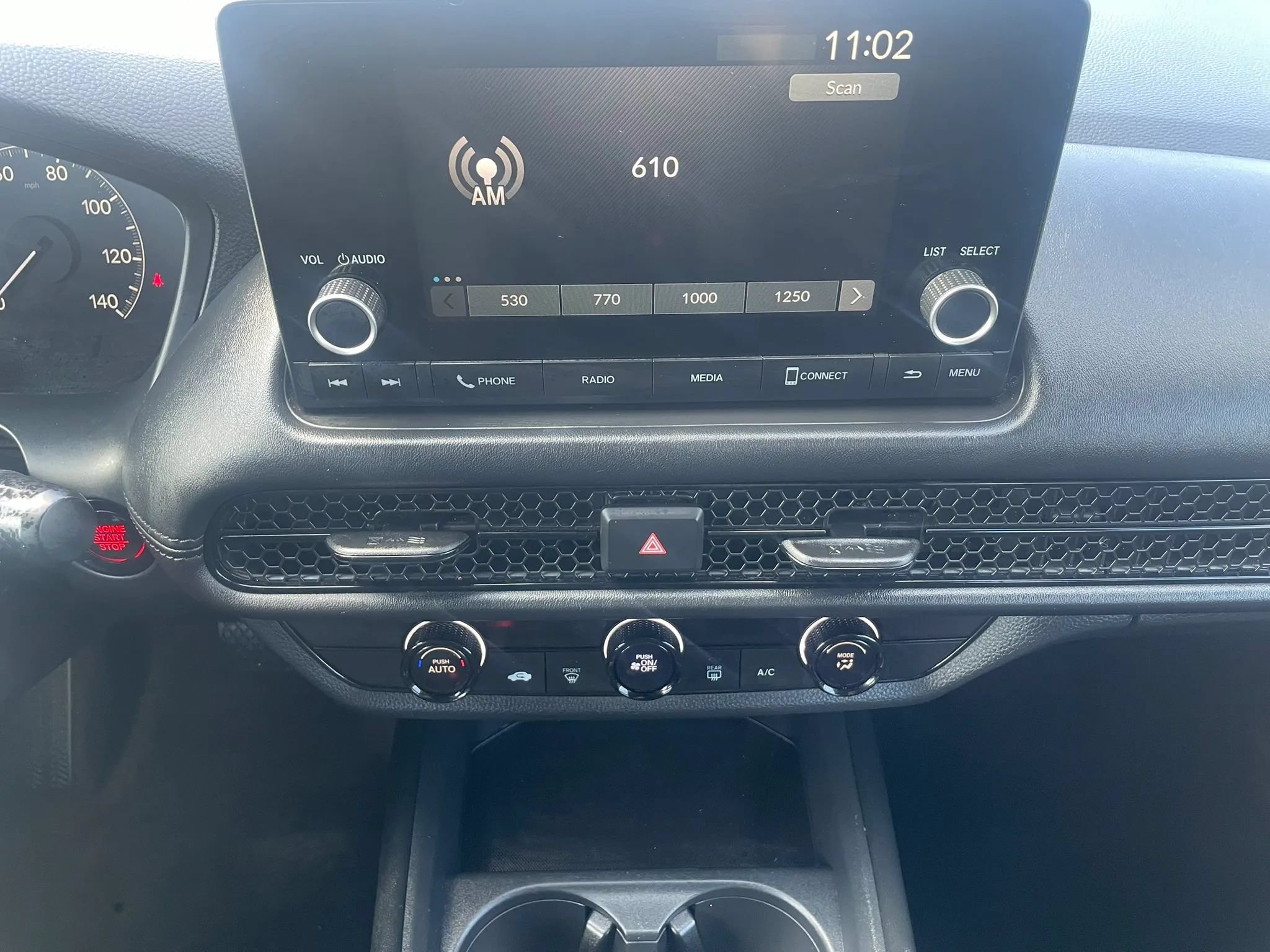 Used 2025 Honda HR-V LX image 12