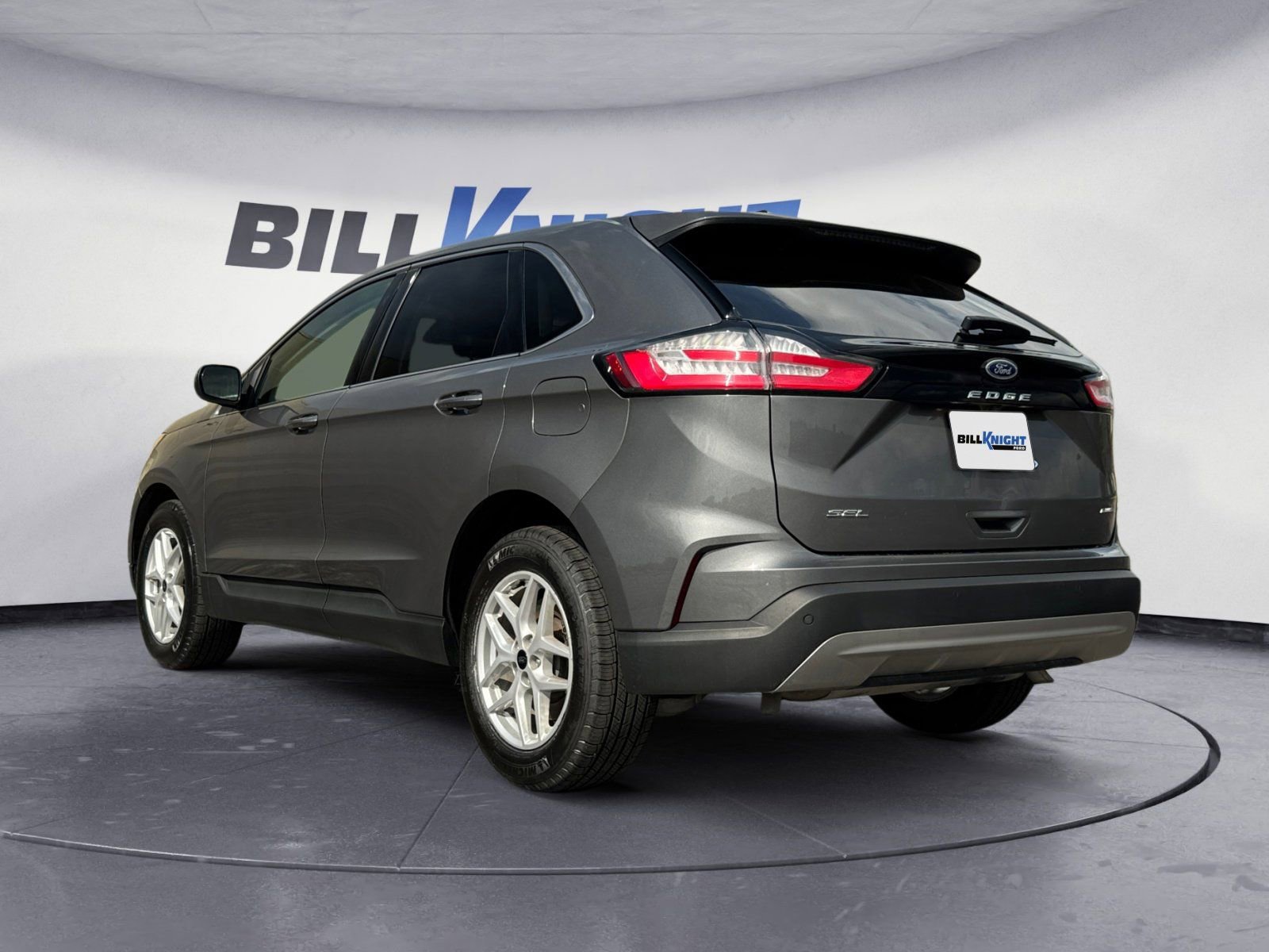 Used 2024 Ford Edge SEL w/ Convenience Package image 3