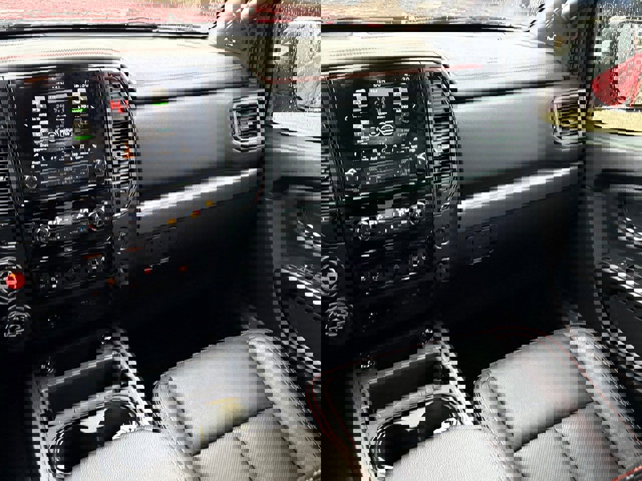 Used 2021 Nissan Titan PRO-4X w/ Pro-4x Convenience Package image 17