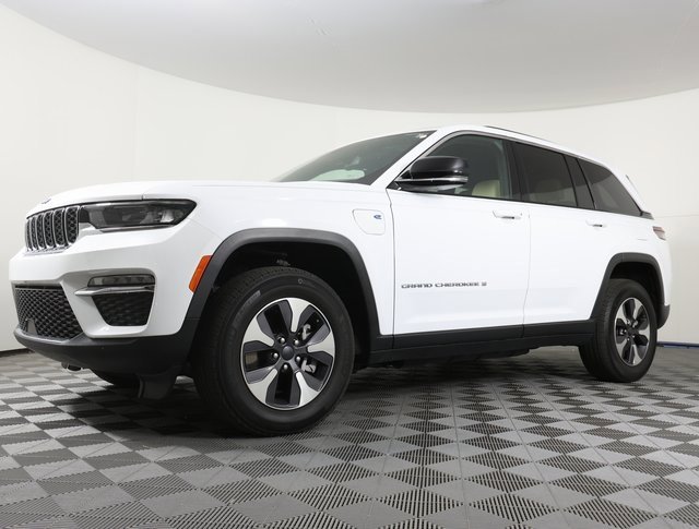 Used 2022 Jeep Grand Cherokee Limited 4xe image 1