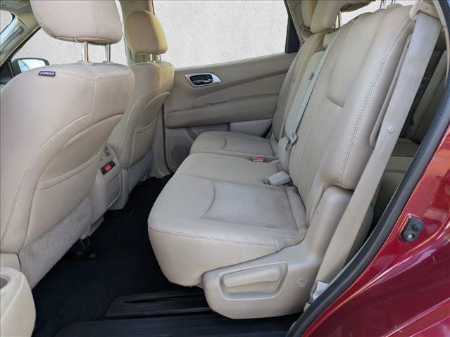 Used 2017 Nissan Pathfinder SV image 17