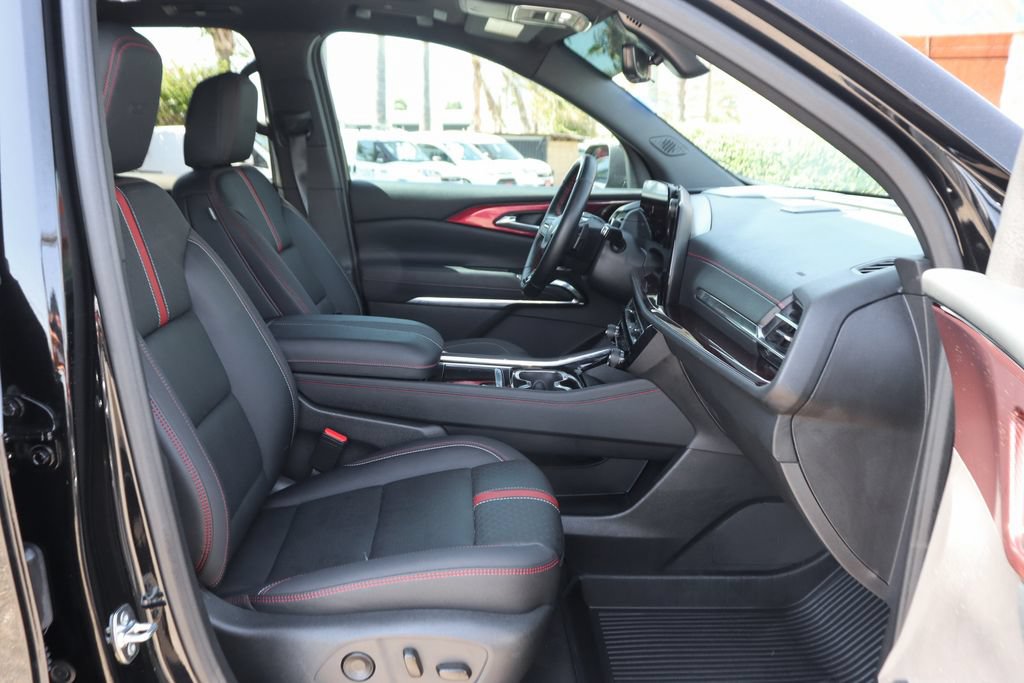 Used 2026 Chevrolet Traverse RS w/ LPO, Floor Liner Package FWD image 45