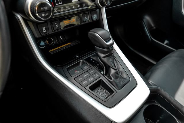 Used 2020 Toyota RAV4 XLE Premium AWD/4WD image 32