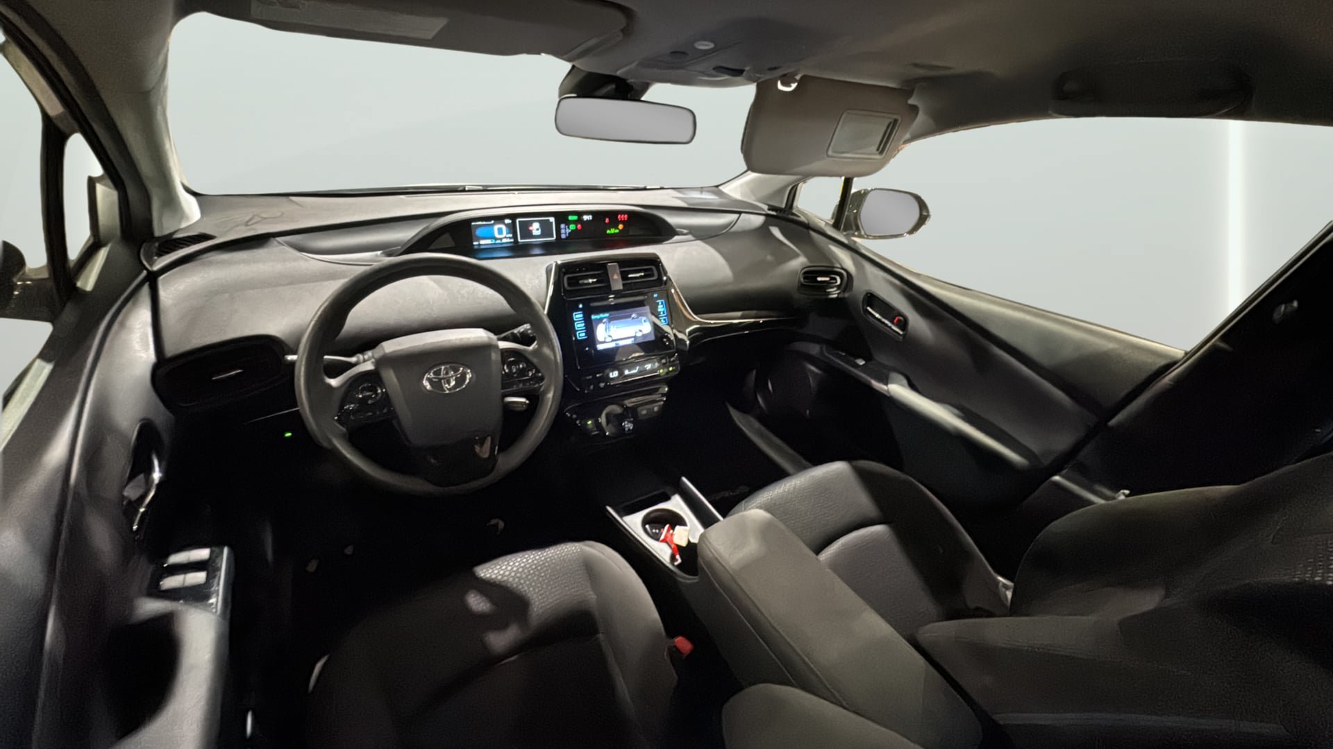 Used 2019 Toyota Prius LE w/ Preferred Accessory Package FWD image 14