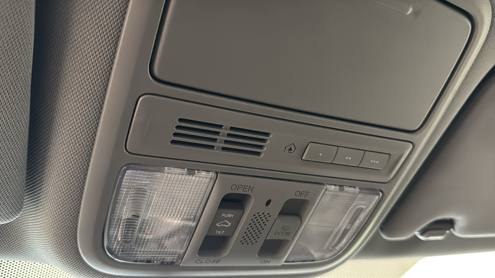 Used 2016 Honda Odyssey EX-L image 21
