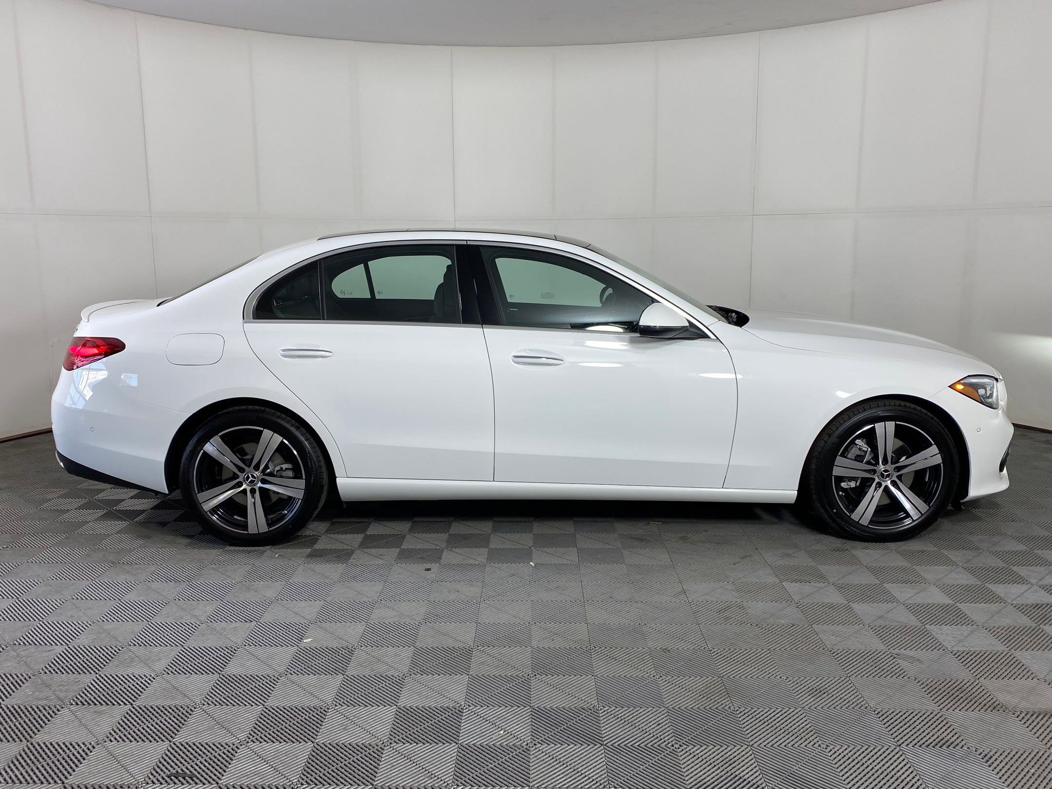 Used 2025 Mercedes-Benz C 300 4MATIC Sedan image 7