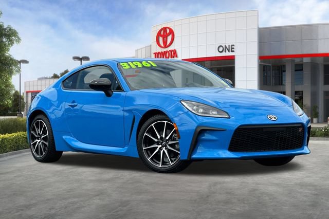 Used 2022 Toyota GR86 RWD video 2