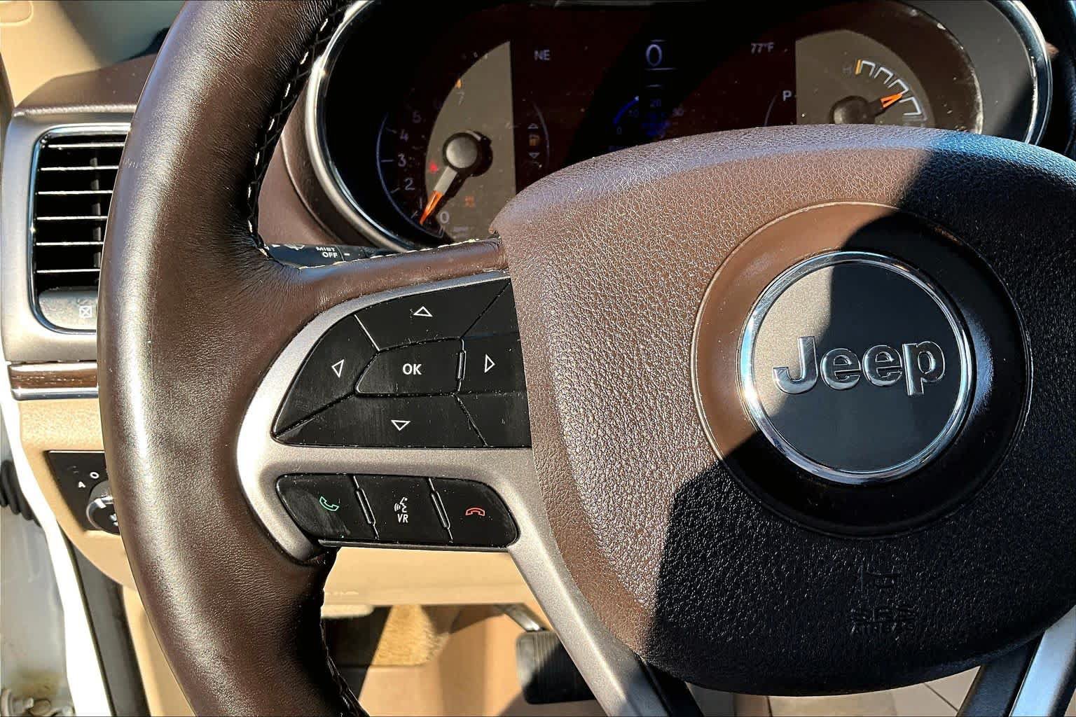 Used 2018 Jeep Grand Cherokee Overland AWD/4WD image 31