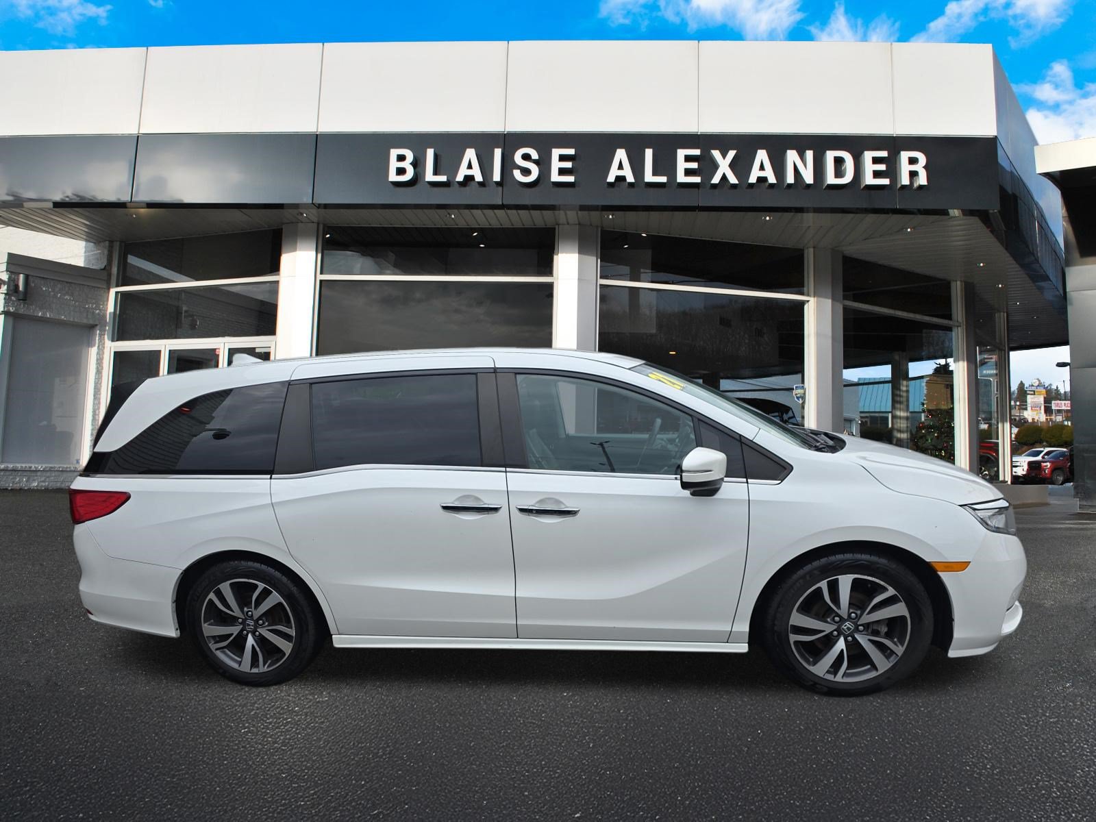 Used 2021 Honda Odyssey Touring image 2
