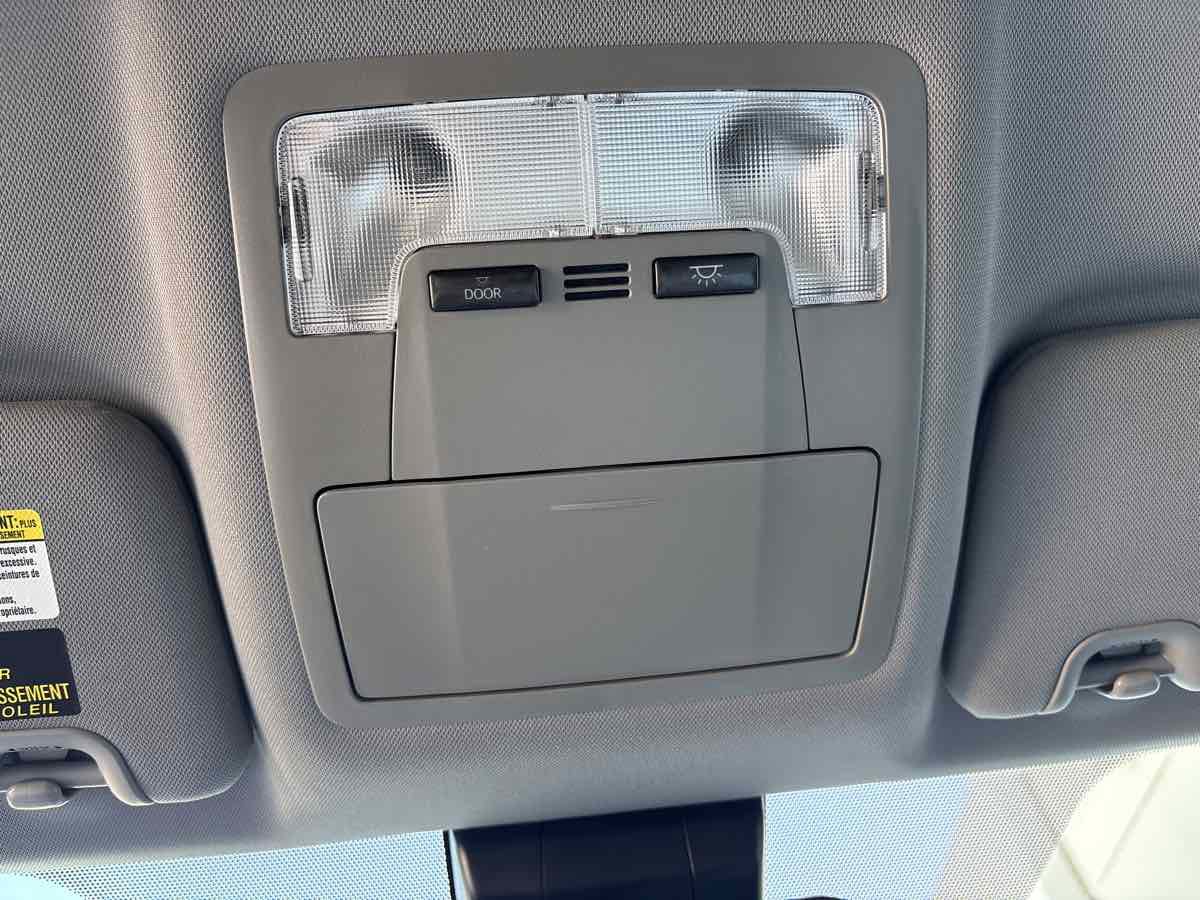 Used 2018 Toyota Highlander LE image 30