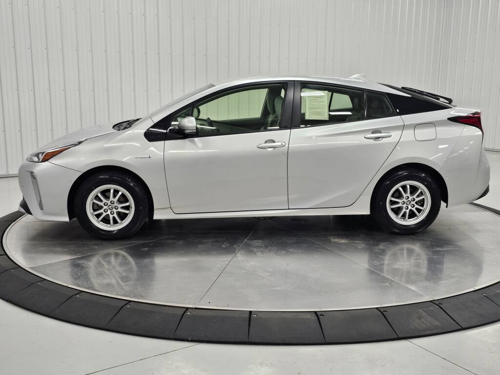 Used 2019 Toyota Prius XLE AWD/4WD image 2