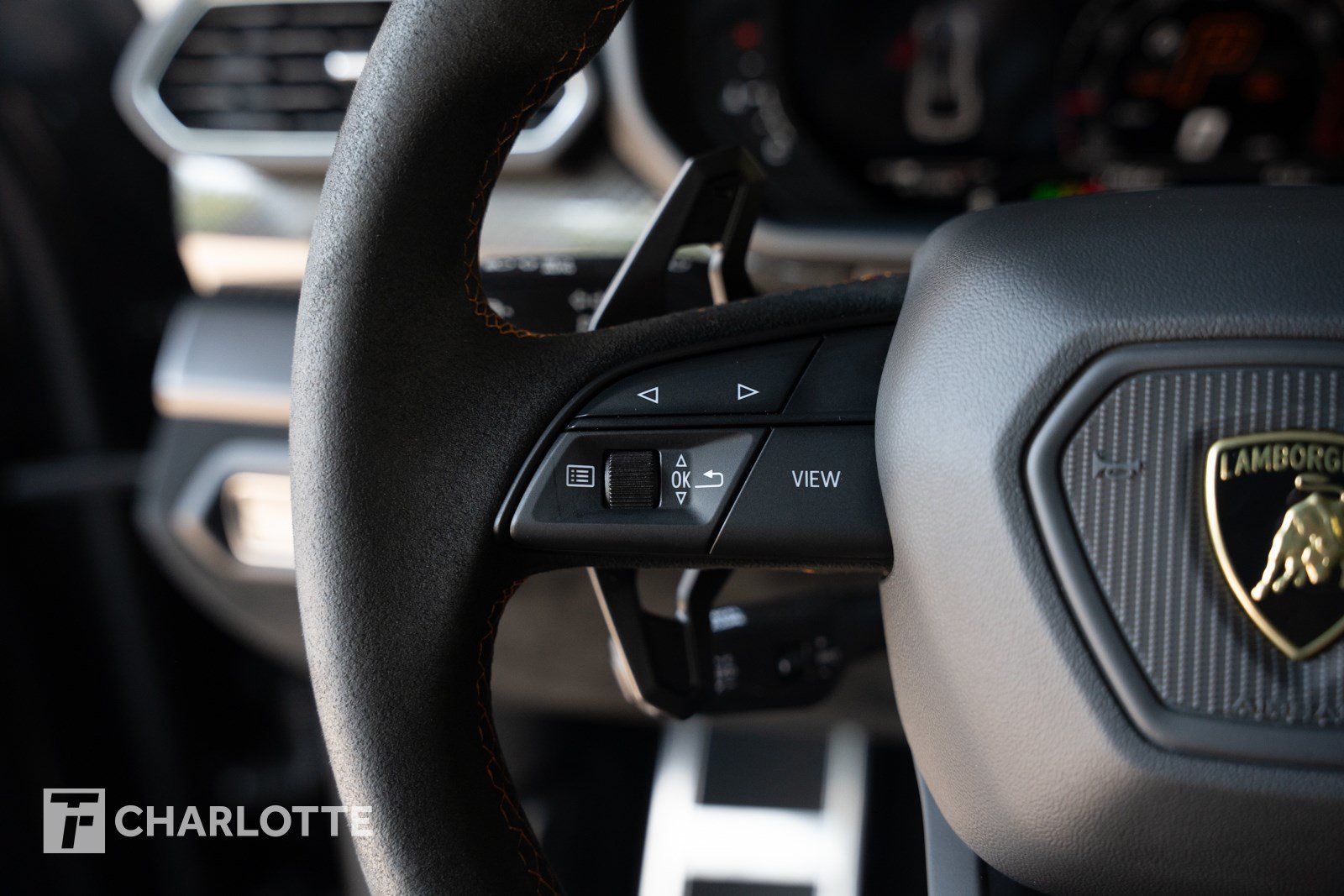 Used 2023 Lamborghini Urus Performante AWD/4WD image 25