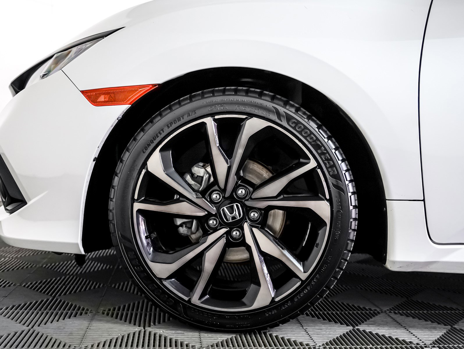 Used 2020 Honda Civic Sport image 6