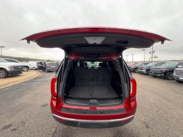 Certified 2022 GMC Yukon XL SLT w/ SLT Premium Package AWD/4WD image 27