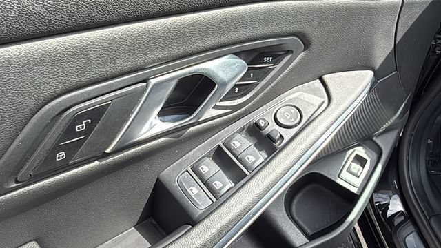 Used 2025 BMW 330i Sedan RWD image 18