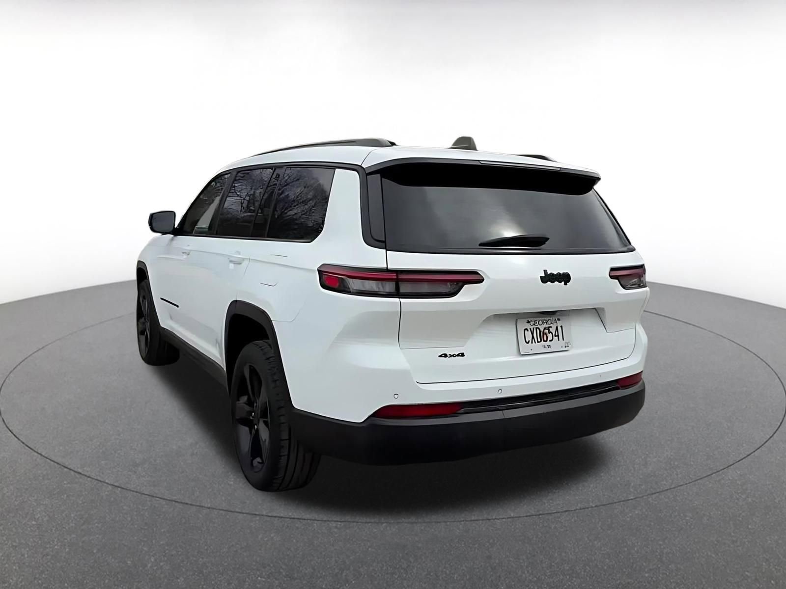 Used 2023 Jeep Grand Cherokee L Laredo AWD/4WD image 11