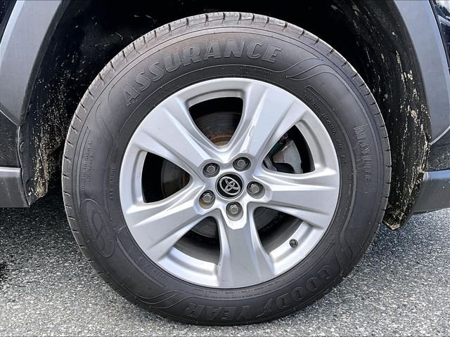 Used 2020 Toyota RAV4 XLE w/ Convenience Package AWD/4WD image 9