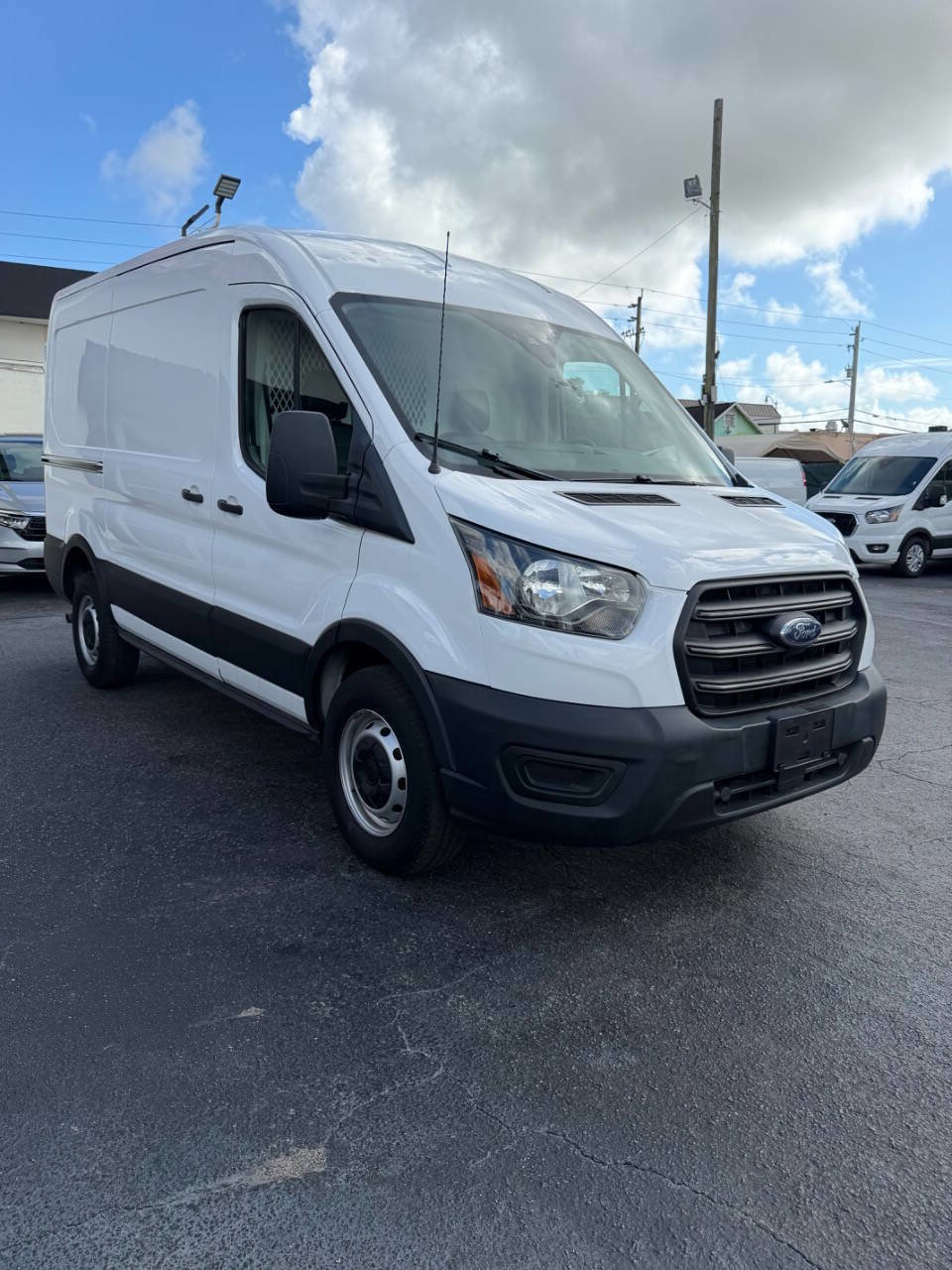 Used 2020 Ford Transit 250 Medium Roof image 8