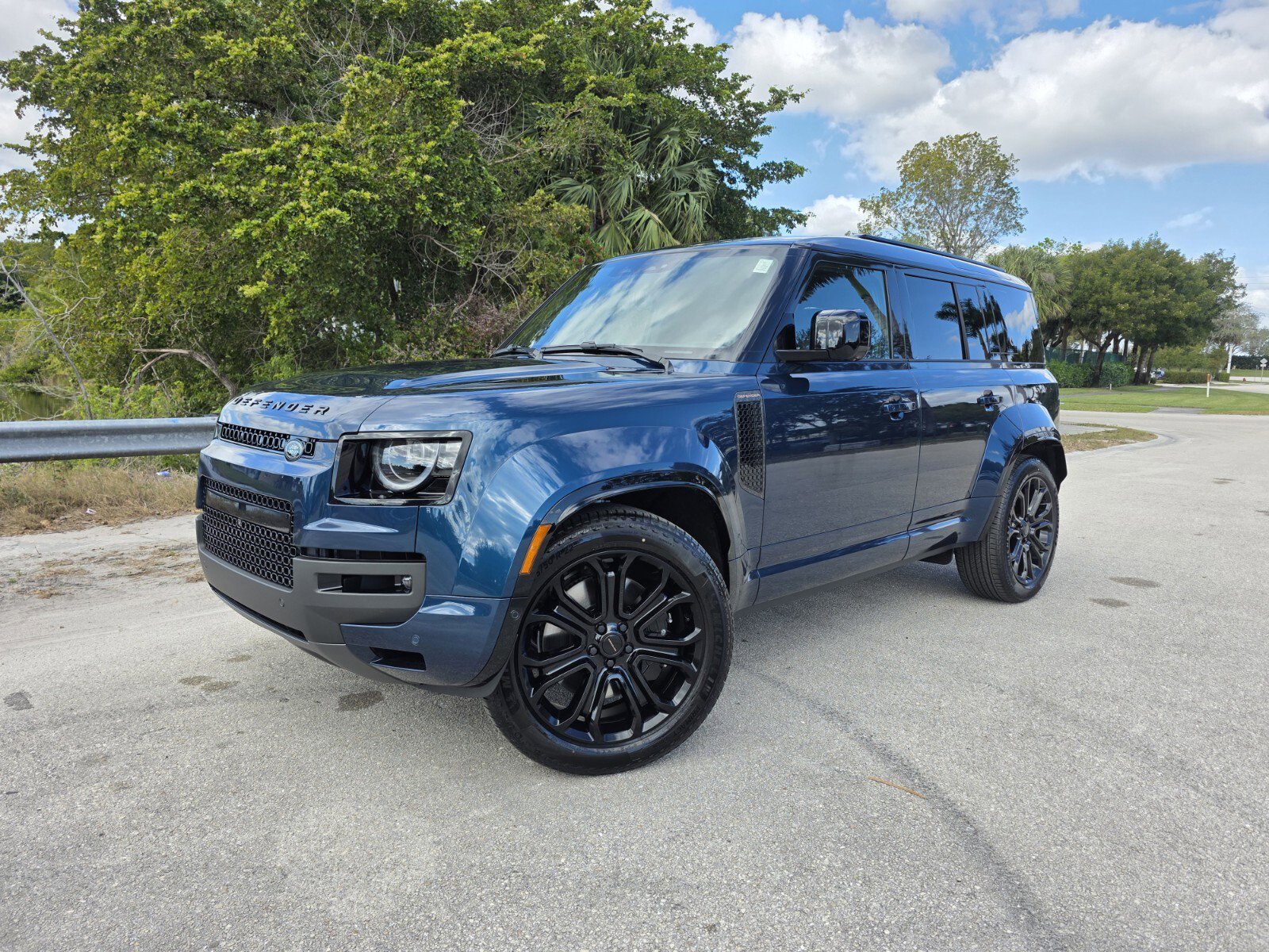 New 2026 Land Rover Defender 110 OCTA image 1