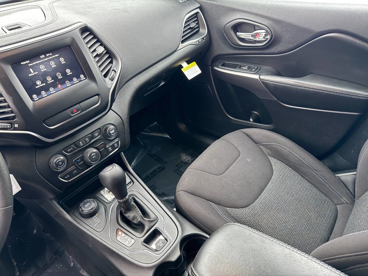 Used 2020 Jeep Cherokee Latitude image 14