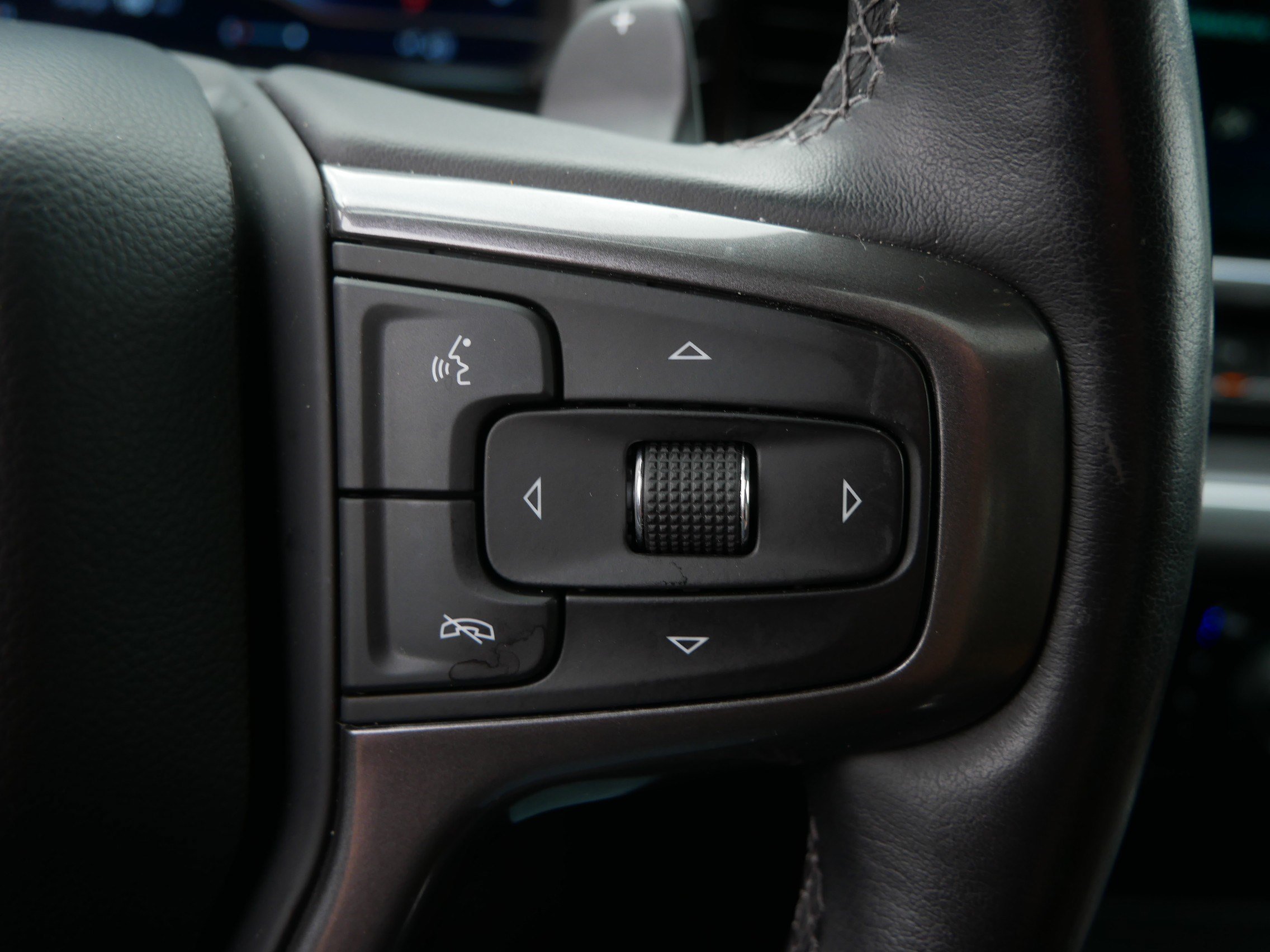 Certified 2025 Chevrolet Silverado 1500 High Country AWD/4WD image 31