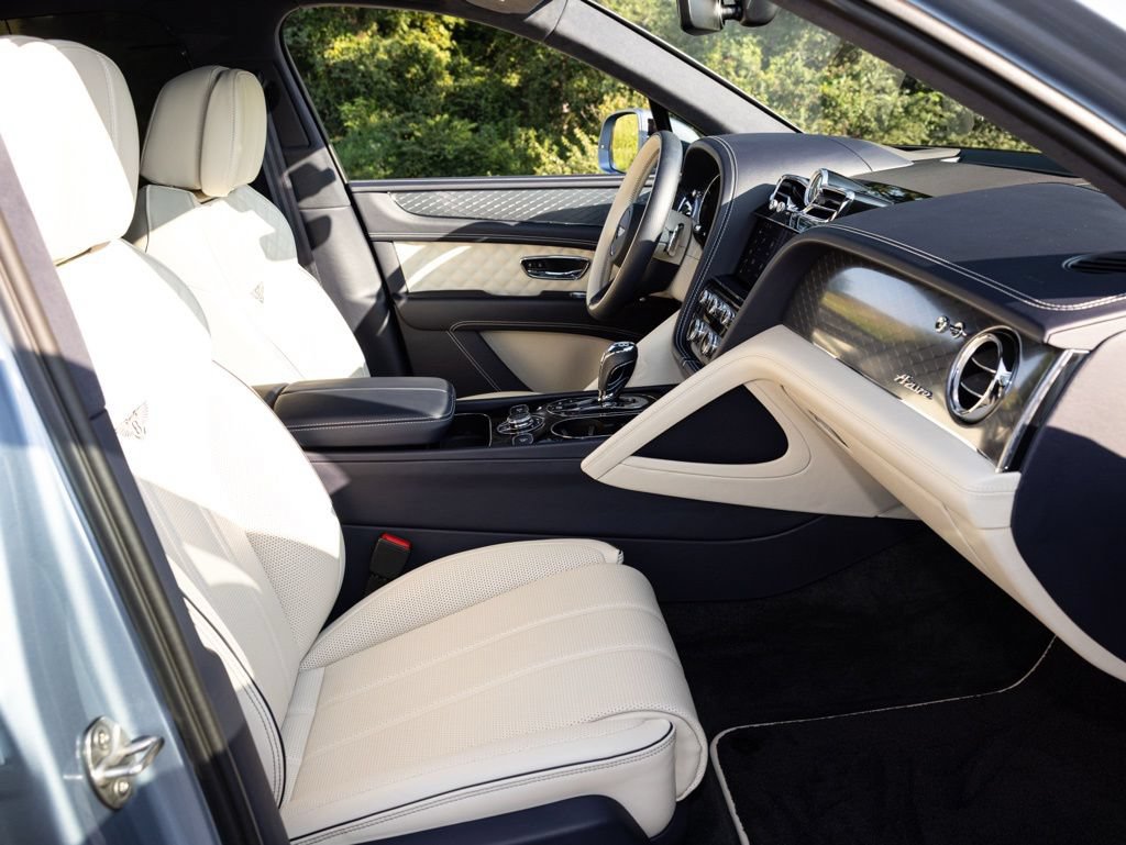 Used 2023 Bentley Bentayga AWD/4WD image 75