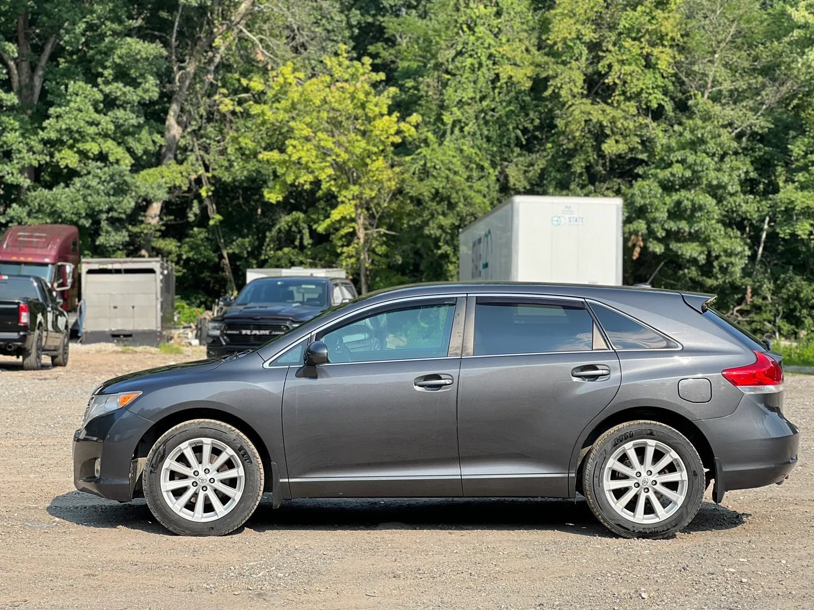 Used 2012 Toyota Venza LE AWD/4WD image 3